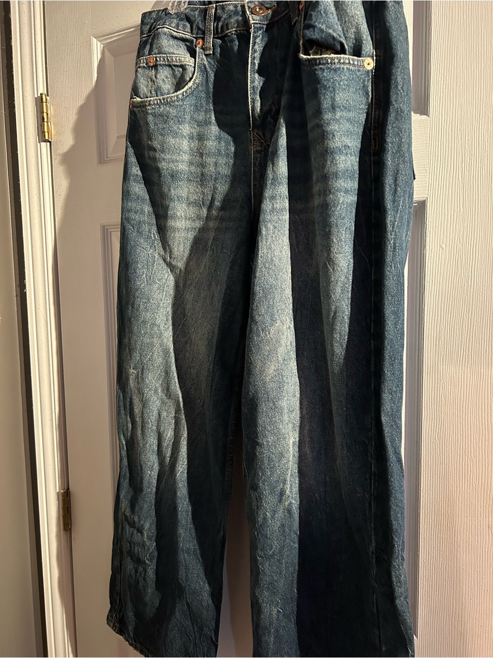 BDG Relaxed Wide-Leg Jeans in Dark Blue Wash
